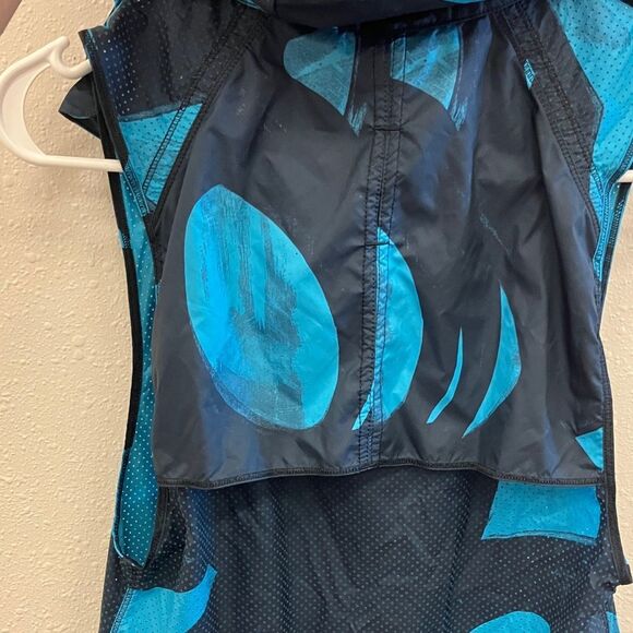 Lululemon “Pack it” vest Women's Blue Patterned size 2 - Picture 10 of 16
